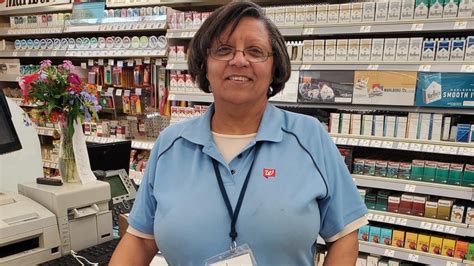Walgreens pay cashier. Are you in need of a quick prescription refill or looking for a convenient place to pick up everyday essentials? Look no further than your nearest Walgreens location. With thousand... 