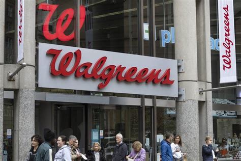 Walgreens profit slides as COVID-19 vaccinations fade in Q2