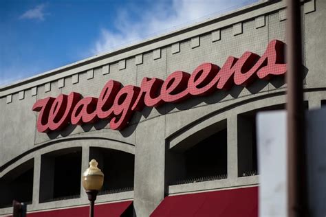Locations. With nearly 9,000 retail locations nationwide, you've probably visited a Walgreens. But there's even more to us beyond the aisles of our amazing stores. From our corporate headquarters to our nationwide pharmacy micro fulfillment centers, we're not only reimagining where we work, we're changing how we work.. 