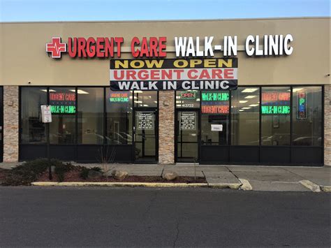 Walk in urgent care. Urgent care is a healthcare service focused on providing immediate, non-life-threatening medical attention. Urgent care centers treat conditions such as sprains, cuts, burns, and common illnesses and offer a range of services, including diagnostic and preventive care like immunizations and physicals.With an estimated 15,000 clinics in the U.S., urgent … 