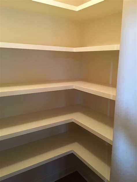 Walk-in pantry: Wood shelves or wire shelves? - Houzz