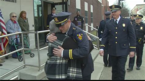 Walkout ceremony held for longtime Troy detective