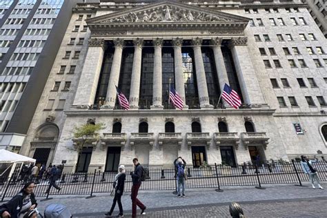 Wall Street drifts ahead of inflation, earnings reports