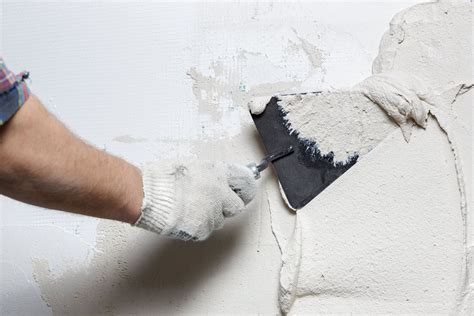 Wall to wall plastering. Position your trowel up to the wall and tilting the leading edge to at roughly 20° away from the surface you’re plastering, gently push the trowel across the face of the surface, leaving roughly a 1.5 – 2mm coating of plaster on the wall. Applying plaster to wall using a plasterers trowel. Lay the plaster on the wall or ceiling as quickly ... 