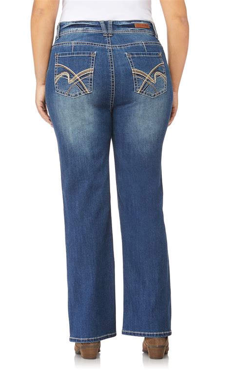 These Luscious Curvy Bootcut jeans feature a double button clo