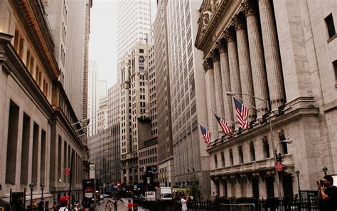 Wallstreetb. Wall Street is a street located in the lower Manhattan section of New York City. Wall Street is used as an umbrella term to describe the financial markets and the companies that trade publicly... 