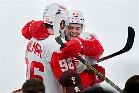 Walman scores in overtime as surging Red Wings beat Canadiens 5-4