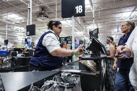 Sep 5, 2023 · Walmart has a simple limit for check-cashing: $5,000 per check. During the months of January through April, this limit is increased temporarily to $7,500 to accommodate the larger... . 