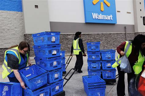 Walmart de. Walmart had sales of $33.8 billion last year in Mexico. The company’s local operations are run by Wal-Mart de Mexico SAB, a publicly traded company controlled by the US parent. 