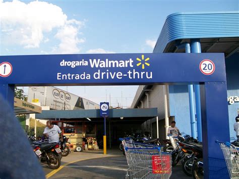 Walmart drive. Walmart is a massive retailer that also sells popular unlocked prepaid and no-contract cell phones from major manufacturers. The retailer also has its own prepaid cell phone servic... 