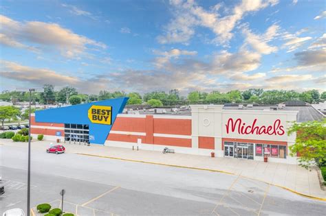 Walmart Findlay - Tiffin Ave, Findlay, Ohio. 4,792 likes · 246 talking about this · 2,643 were here. Pharmacy Phone: 419-425-5511 Pharmacy Hours:...