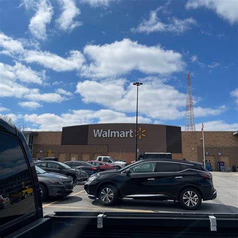 Walmart florissant mo. An employee was charged with shooting a man inside a Walmart here on Friday night. ... Employee charged with shooting man inside Florissant Walmart. ... 901 N. 10th St. St. Louis, MO 63101 ... 