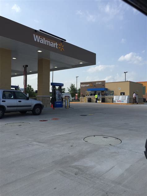Walmart gas station dallas. Things To Know About Walmart gas station dallas. 