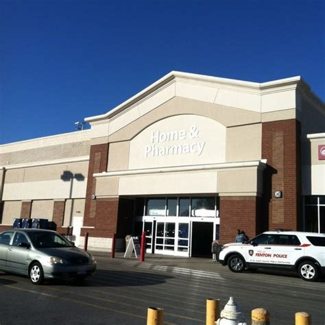 Walmart gravois bluffs. Things To Know About Walmart gravois bluffs. 