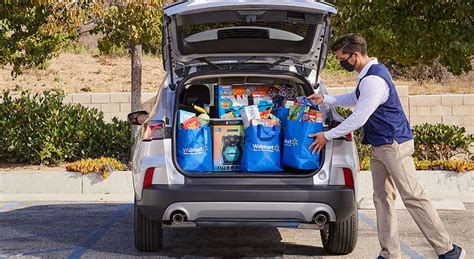 Walmart grocery delivery drivers. Walmart Grocery Pickup is a convenient service that allows customers to order groceries online and have them picked up at their local Walmart store without ever having to leave the... 