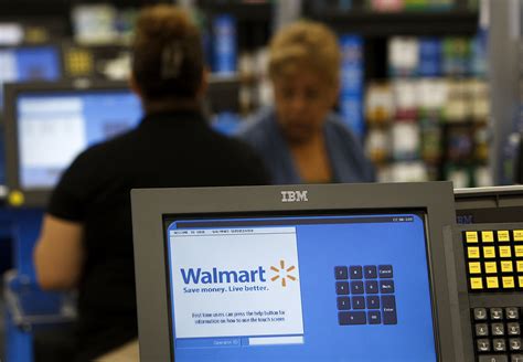 Walmart in store shopper pay. Walmart has 2,300,000 employees. 55% of Walmart employees are women, while 45% are men. The most common ethnicity at Walmart is White (63%). 15% of Walmart employees are Hispanic or Latino. 13% of Walmart employees are Black or African American. The average employee at Walmart makes $31,618 per year. 
