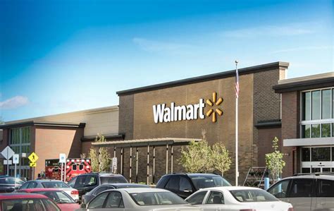 Walmart new berlin wi. New Berlin Police responded to the robbery at Walmart, located at 15205 W. Greenfield Ave. Three people who tried to flee the area in a stolen car were stopped and caught, police said. A loaded ... 