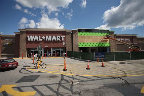 Walmart niles. Shop for groceries, electronics, toys, furniture, hardware, and more at Walmart Supercenter in Niles, IL. Find store hours, services, directions, and weekly ads online. 