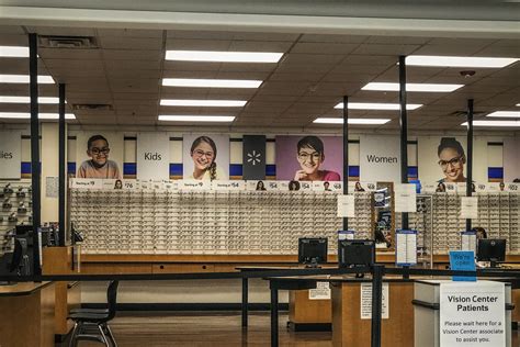 Walmart price for eye exam. Vision USA and The Lions Club offer free eye exams or financial assistance to cover the cost of eye exams to qualifying low-income adults. EyeCare America offers free eye exams to ... 