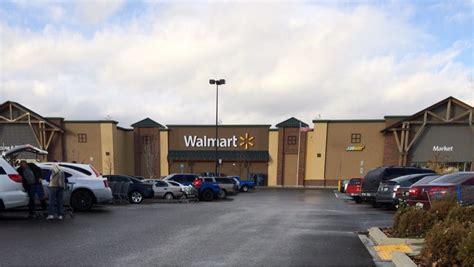 Walmart spokane valley wa. Dec 3, 2023 Updated Dec 4, 2023. SPOKANE, Wash. — One person was shot and killed by police at the Walmart in north Spokane Sunday morning. The Walmart at North Colton Street was evacuated as a ... 