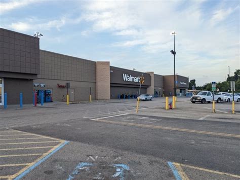 Walmart remains one of the biggest stores in the world and one of the largest employers in the United States. It’s gotten there by having a robust array of options for its website ...