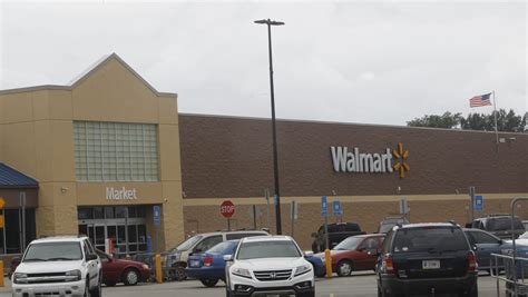 Walmart washington indiana. The Walmart fulfillment center is in Plainfield Indiana, about 30 minutes west of downtown Indianapolis. The warehouse is located at 9590 Allpoints Parkway. A second Walmart Fulfillment Center is located next to one that caught fire. The second building closed Wednesday and remained closed Thursday due to its … 