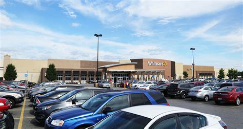 Walmart Supercenter in Youngstown, 200 Goldie R