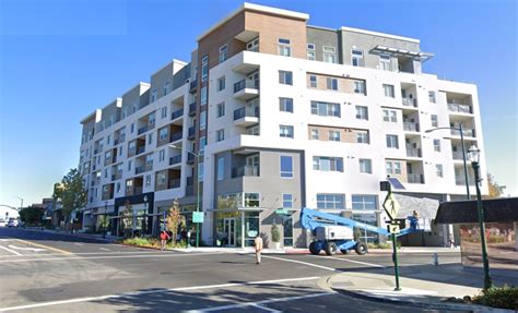 Walnut Creek apartment complex goes back to lender after loan default