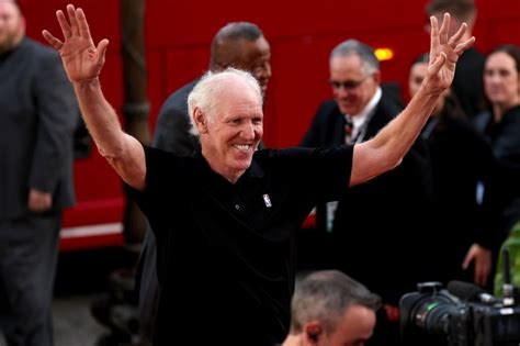 Jan 29, 2023 · Bill Walton, the great center who renovated, for good, our ideas about how creatively a big man might pass the ball, is also one of professional basketball’s most eccentric color commentators. . 