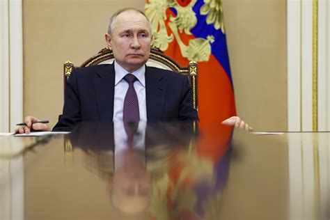 War-crimes warrant on Putin complicates Ukraine peace effort