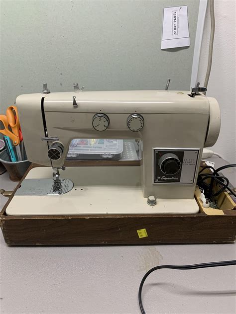 Wards sewing machines user manuals modeluht j1980. - Ivan tourguéneff d'après sa correspondance avec ses amis français..
