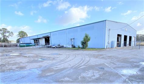 Warehouse for rent fort myers. Sep 1, 2015 · Three flex/warehouse buildings totaling 143,337 SF. Rear loaded concrete tilt-wall construction with a 24' clear height. 124' - 126' truck court. Great location with easy access to the Southwest Florida International Airport and I-75. Lease: $5,328 - $47,306/month 4,976 SF - 54,979 SF Multi-Tenant Industrial Investment and/or End User Opportunity 
