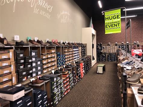 Warehouse shoe sale. Nashville Shoe Warehouse is an authorized online retailer of mens, womens and kids shoes, including Dockers®, Levi's®, Etonic, Starter and G.H. Bass®. We sell shoes for all occasions and sizes at discounted prices. Our 99.7% positive feedback rating is built on exceptional customer service & speedy shipping. 
