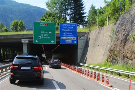 Warning about traffic Gotthard Tunnel - Fodor