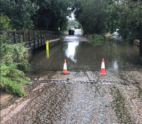 Warning to avoid Rufford ford as flood water starts to rise