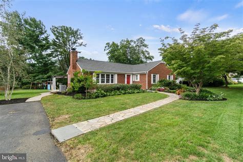 Warrenton homes for sale. 7500 Ironwood Ln, Warrenton, VA 20186 is for sale. View 50 photos of this 22 bed, 16 bath, 25939 sqft. single family home with a list price of $26700000. 