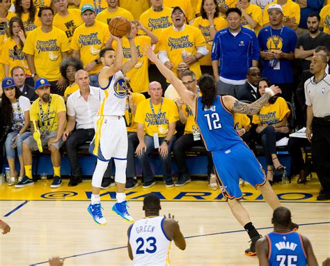 Warriors 3 Things: Steph Curry, Golden State are playing the beautiful game