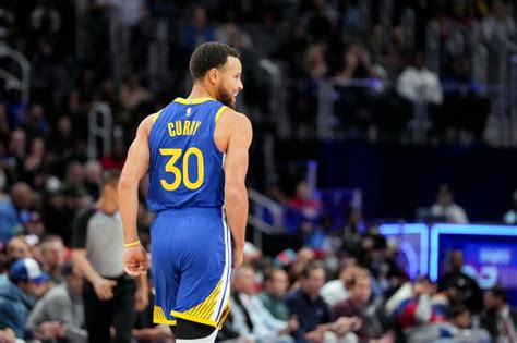 Warriors capture gritty win in Detroit behind Steph Curry’s 34-point game