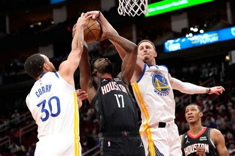 Warriors finally win a road game, beating the Rockets 121-108