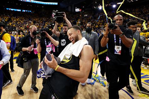 Warriors star Steph Curry wins NBA citizenship award