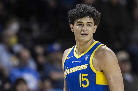 Warriors to sign Brazilian forward Santos to 3-year deal