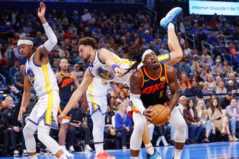 Warriors win thriller against Thunder on controversial last-second call