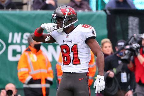 Was Antonio Brown Worth The Drama For The Bucs? - BroBible