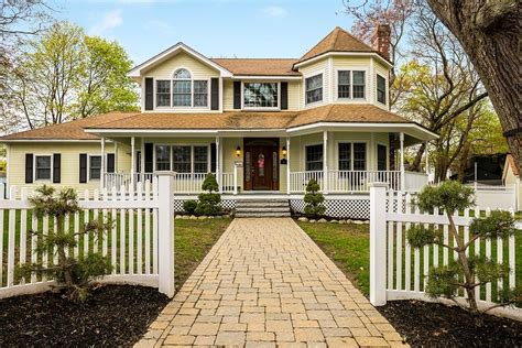 Washer Dryer - Wayland, MA Homes for Sale Redfin