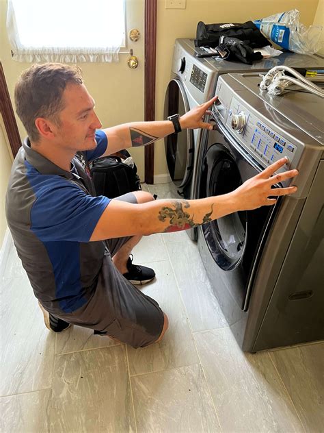 Washer and dryer repairs. Our team of technicians can service all makes and models. We have a comprehensive understanding of all the appliances on the market. J & B Appliance Repair services all makes and models of household appliances in Lorain, OH. Call them today for an estimate in East Lorain at (440) 327-3290 or West Lorain at (440) 246-3342. 