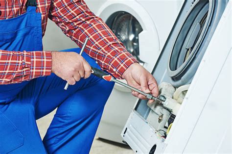 Washing machine repair. Whether your washing machine isn't draining, isn't cleaning laundry properly or simply doesn't switch on, book your washing machine repair online in seconds. For a washing machine repair service that boasts an outstanding first-time fix rate and appliance engineers you can rely on to get the job done quickly and affordably, book online now or ... 