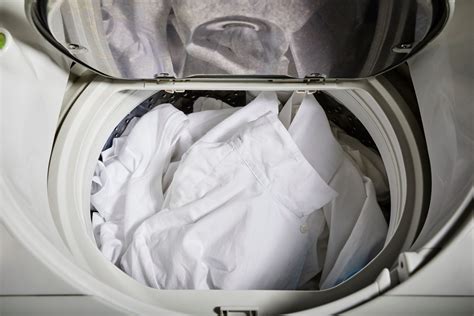 Washing whites. Bleach your white clothes either by soaking them in a container of bleach diluted with water, using the washing machine, or applying natural methods. However, … 