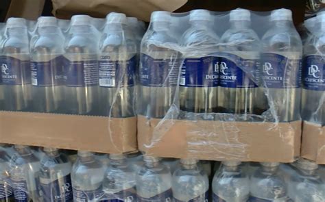 Washington County distributes bottled water and dry ice