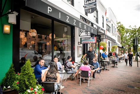 Washington dc italian restaurants georgetown. Alta Strada. Mount Vernon Triangle. Alta Strada is a favorite neighborhood hangout with a menu of simple but delicious thin-crust pizza, pasta, and entrees. From meatballs and tagliatelle with ... 