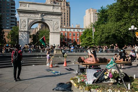 Washington square park protest today. .  <a href=http://contratos.desarroll...